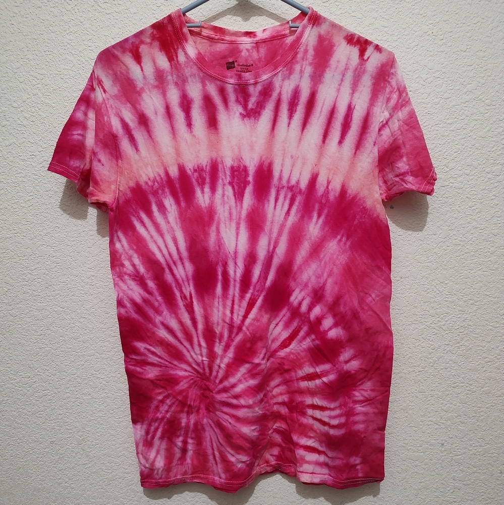 Mood Swing Tie Dye, handmade pink gradient T-shirt. Adult small.
